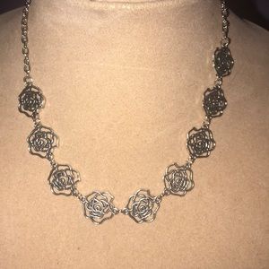 Silver floral rounds set small